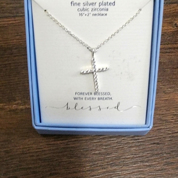 New In Box Sterling Plated Cross Pendant Necklace - Picture 4 of 4